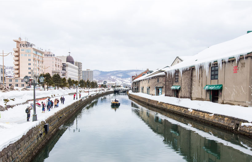 ทัวร์ญี่ปุ่น ฮอกไกโด เล่นสกี คลองโอตารุ Sounkyo Ice Fall Festival  ลานสกีชิคิไซโนะโอกะ ล่องเรือตัดน้ำแข็ง 7 วัน 5 คืน สายการบินไทย