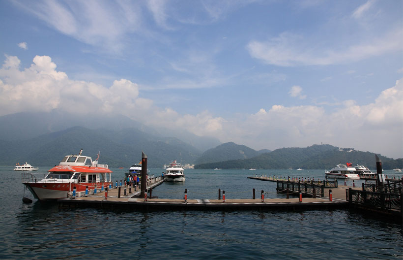 ทัวร์ไต้หวัน ไทเป อุทยานอาลีซาน ล่องเรือทะเลสาบสุริยันจันทรา หาดเจ็ดดาวฮวาเหลียน หมู่บ้านเจิ้งปิง 6 วัน 4 คืน สายการบินไทยไลอ้อนแอร์