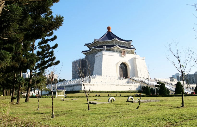 ทัวร์ไต้หวัน ตึกไทเป 101  อาลีซาน  อนุสรณ์สถานเจียงไคเช็ค  ล่องเรือชมทะเลสาบสุริยันจันทรา 5 วัน 4 คืน สายการบินไทย