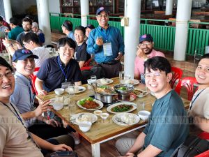 ทัวร์ไทย-คณะ กรมอุตุนิยมวิทยา ท่องเที่ยวจังหวัดสมุทรสงคราม-รีวิวภาพแห่งความสุขที่จังหวัดสมุทรสงคราม ส่งตรงจากลูกค้าที่น่ารัก คณะ กรมอุตุนิยมวิทยา เน้นทำบุญ ไหว้พระ ชมสถานที่ท่องเที่ยวที่น่าสนใจต่างๆ เที่ยวสนุกสนานครบรส ลูกค้าแฮปปี้เราก็แฮปปี้ และทางบริษัทขอขอบคุณท่านที่มอบความไว้วางใจเลือกใช้บริการทัวร์กับไทยทราเวลเซ็นเตอร์ พร้อมส่งภาพบรรยากาศที่สวยมาก ๆ ให้เราได้ชมตลอดทริปกัน อยากฟินสุดสุดแบบนี้ จองทัวร์เลยที่ไทยทราเวลเซ็นเตอร์